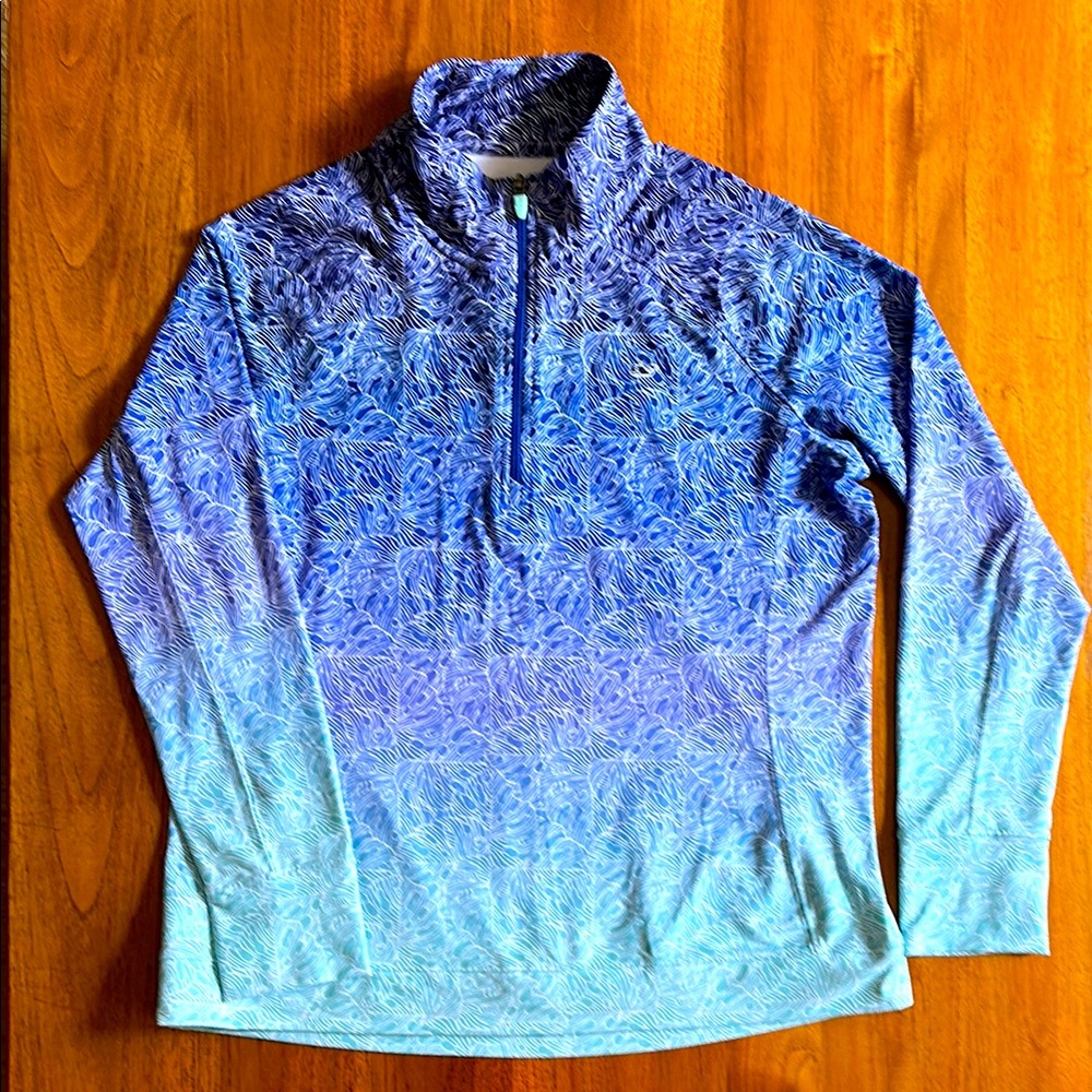 Vineyard Vines Performance Top. Size XL